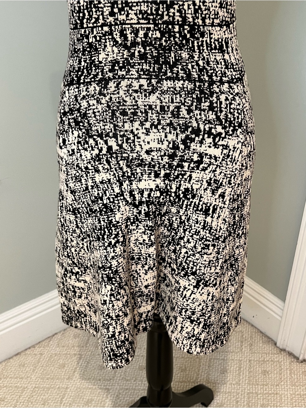 Theory Alancy C Tweedscape dress |black & white textured knit |Size SP |Like New - Picture 4 of 14